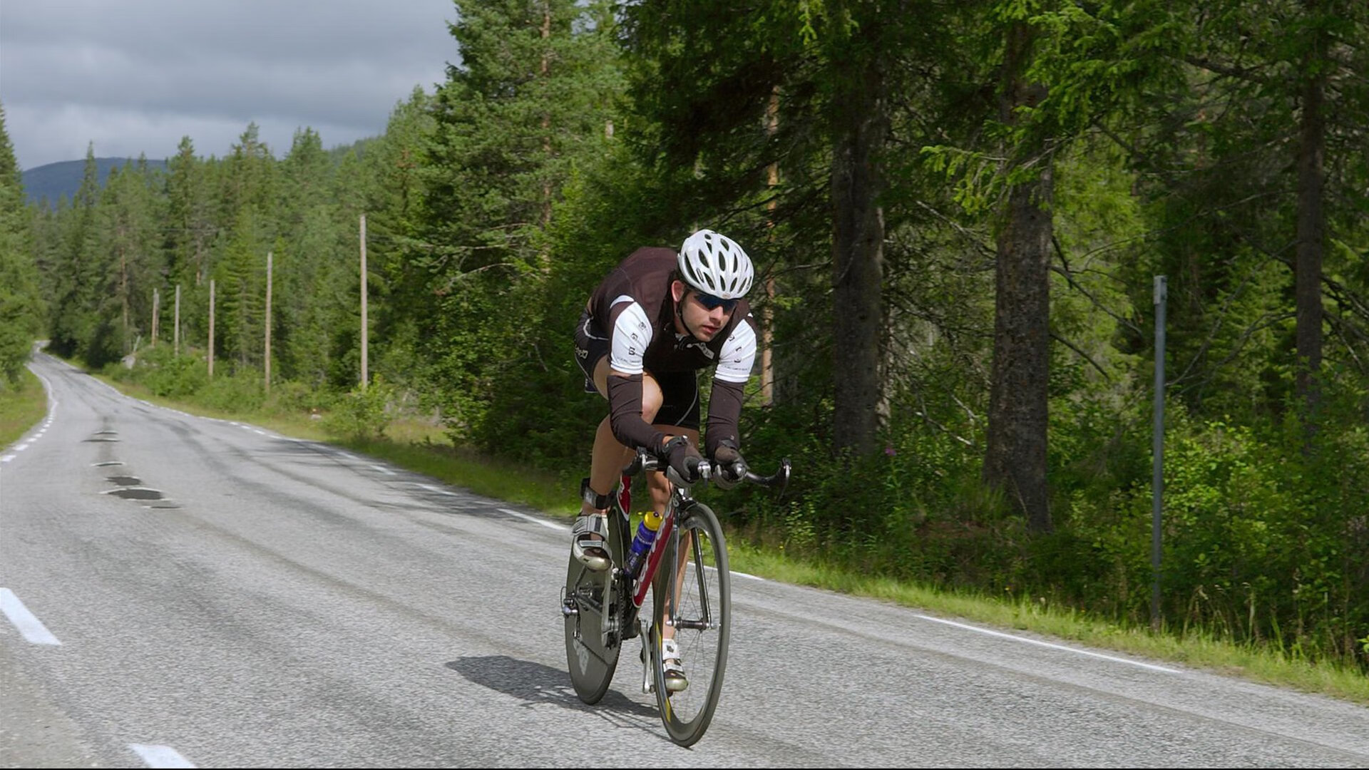 世俱杯裁判争议不断，比赛结果引发讨论，世俱杯2022