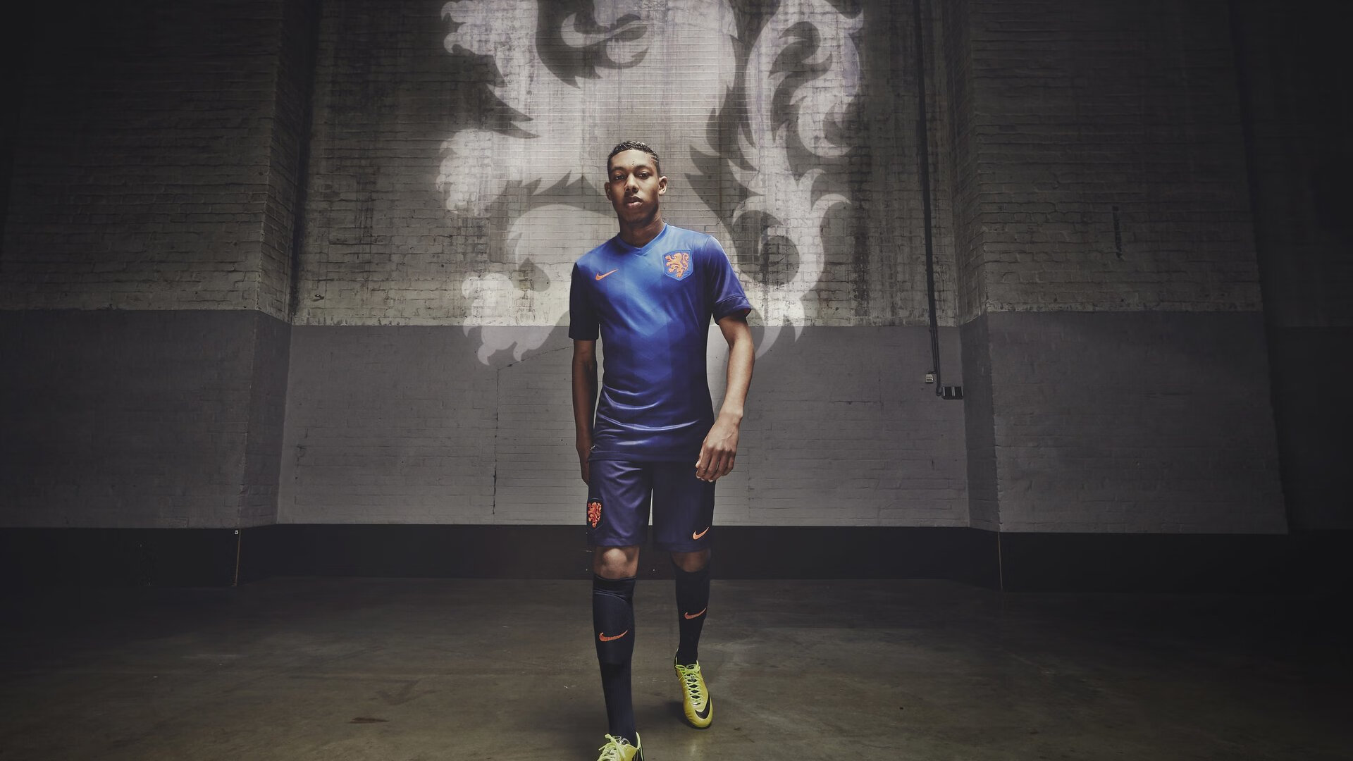 德甲攻防大比拼:速度与力量的完美结合,德甲速度最快现役球员