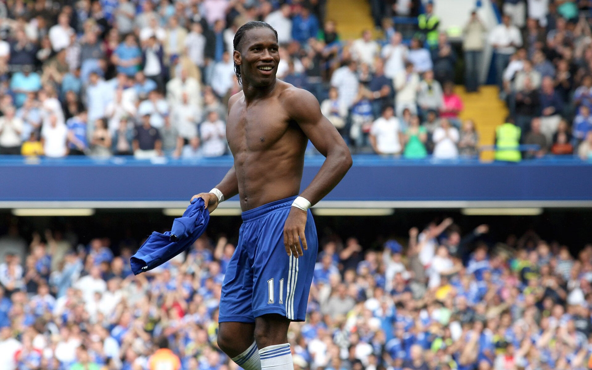 日本队在亚洲杯表现优异，誓夺冠军